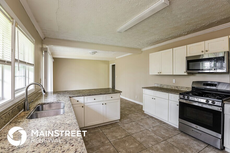 Building Photo - 3545 Ingledale Dr SW