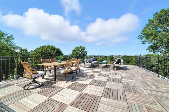 Building Photo - 197 Winchester St