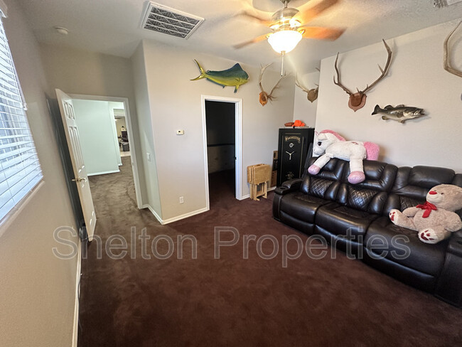 Building Photo - 30311 W Whitton Ave