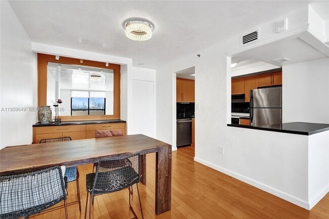 Building Photo - 1775 Washington Ave