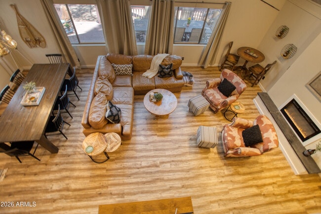 Building Photo - 7897 Country Club Dr