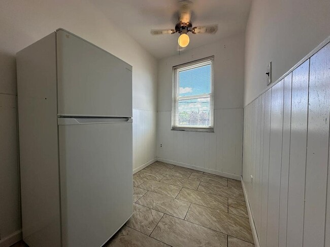 Building Photo - 6642 Frankford Ave
