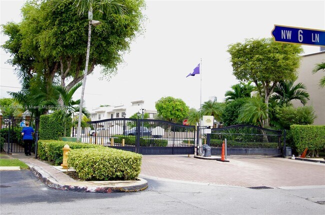 Building Photo - 675 NW 85th Ct