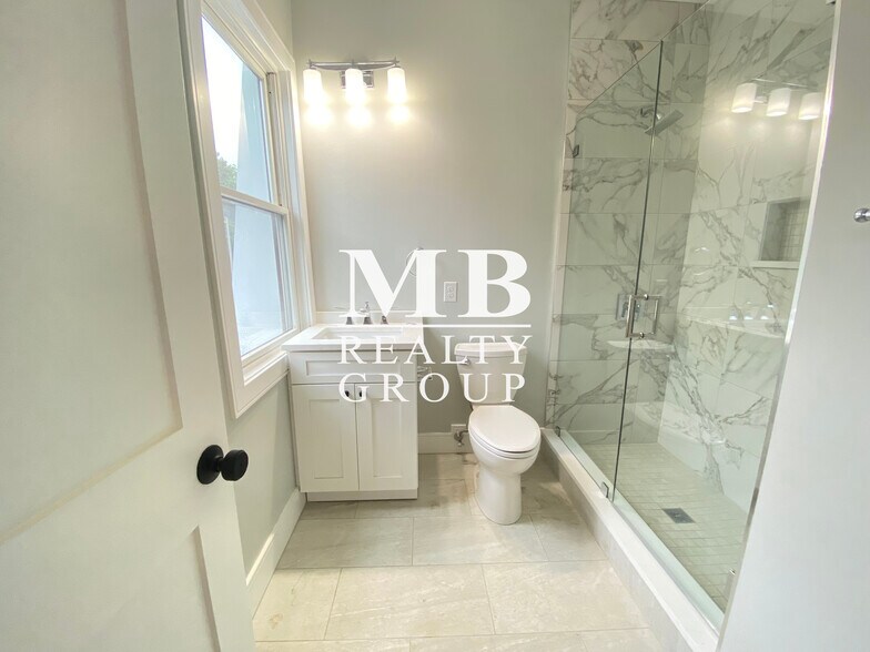 Building Photo - 199 Boylston St