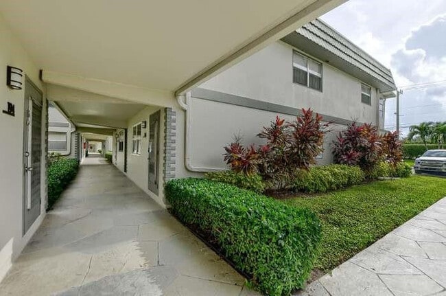 Building Photo - 195 Flanders Dr