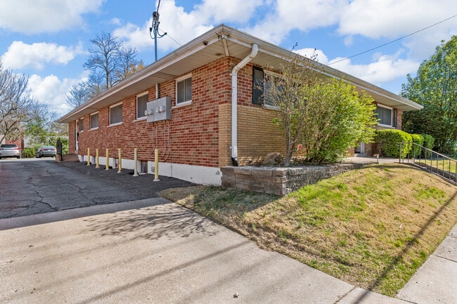 Building Photo - 7608 Big Bend Blvd