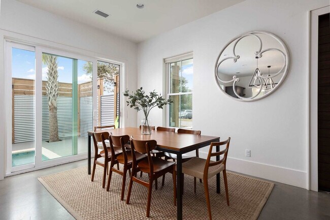 Building Photo - 218 George C Wallace Blvd