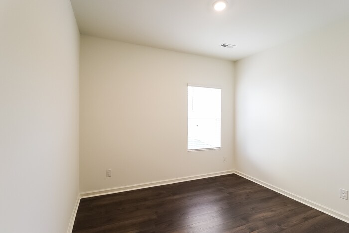 Building Photo - 5692 Timber Leaf Lp
