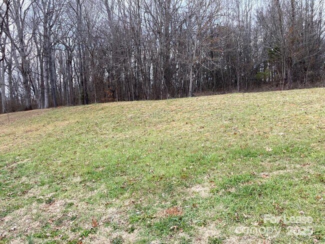 Building Photo - 1030 McKay Rd