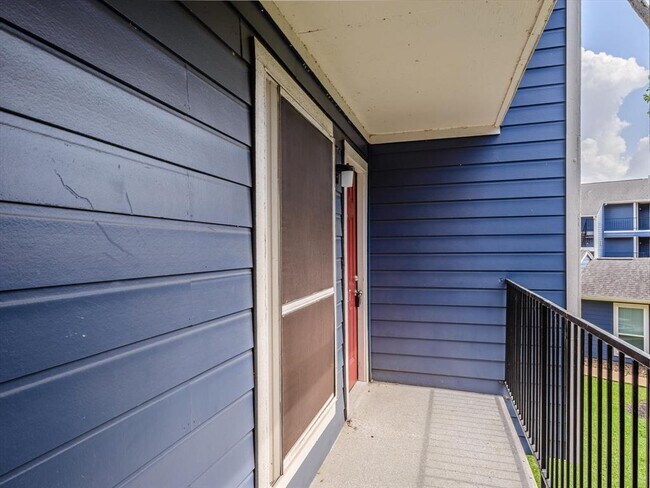 Building Photo - 18511 Egret Bay Blvd