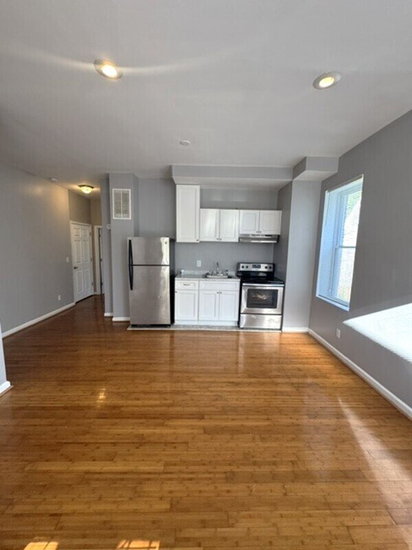 Building Photo - 2101 Chelsea Terrace