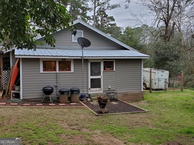 Building Photo - 220 Johnson Dr