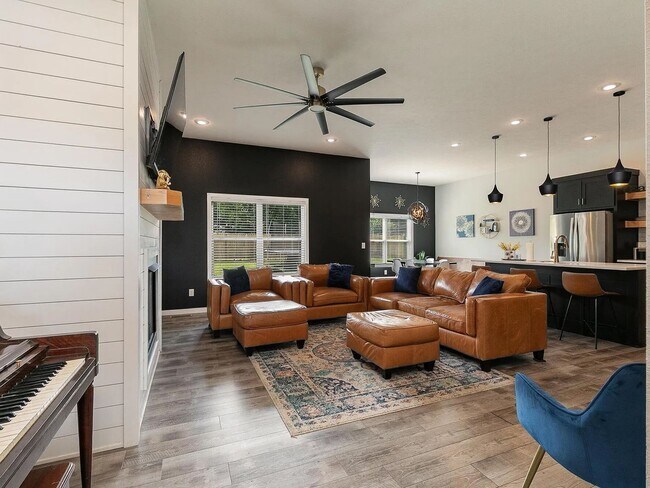 Building Photo - Your Dream Home Just Hit the Market – Don’t Miss Out!