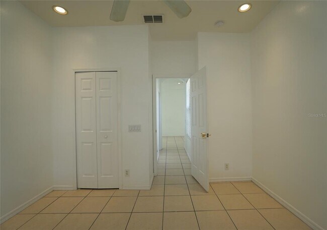 Building Photo - 10214 Evergreen Hill Dr