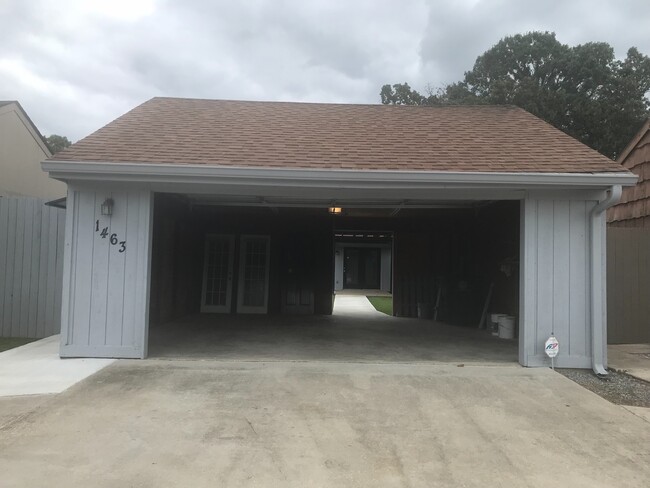 Building Photo - Beautiful renovated two story house