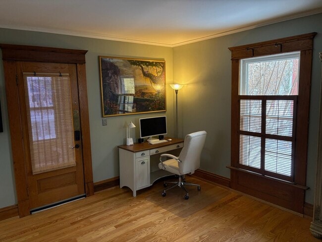 Building Photo - 433 McKinley St