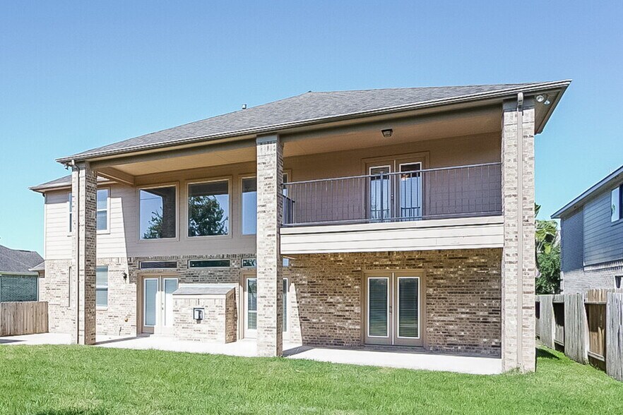 Building Photo - 2922 Brahman Dr