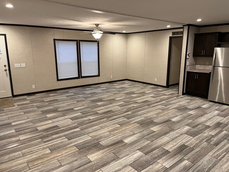 Building Photo - 6610 Lear Nagle Rd