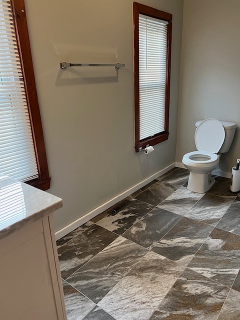 Bathroom - 75 College St