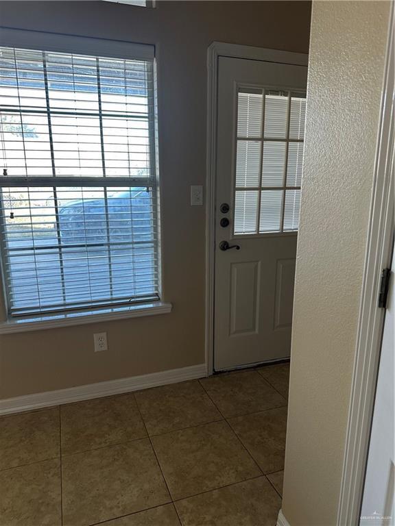 Building Photo - 34 Zuley St