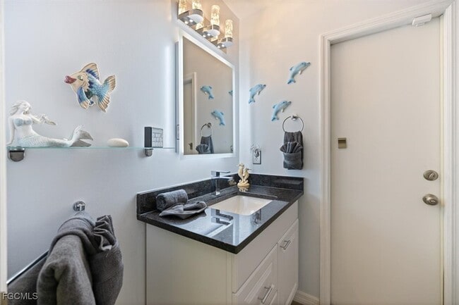 Building Photo - 4516 SW 21st Pl