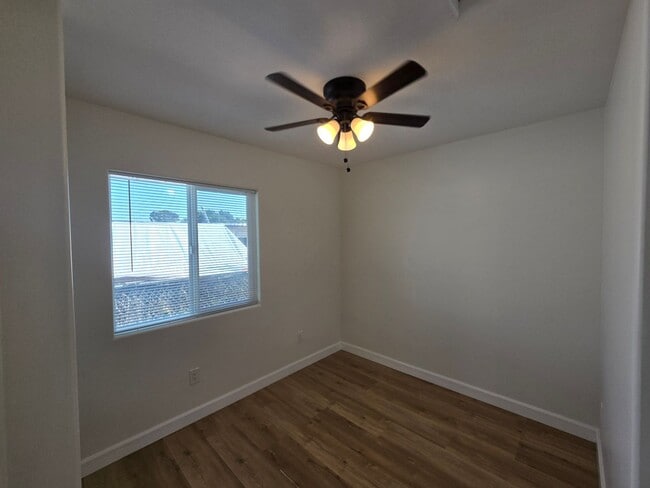 Building Photo - 2866