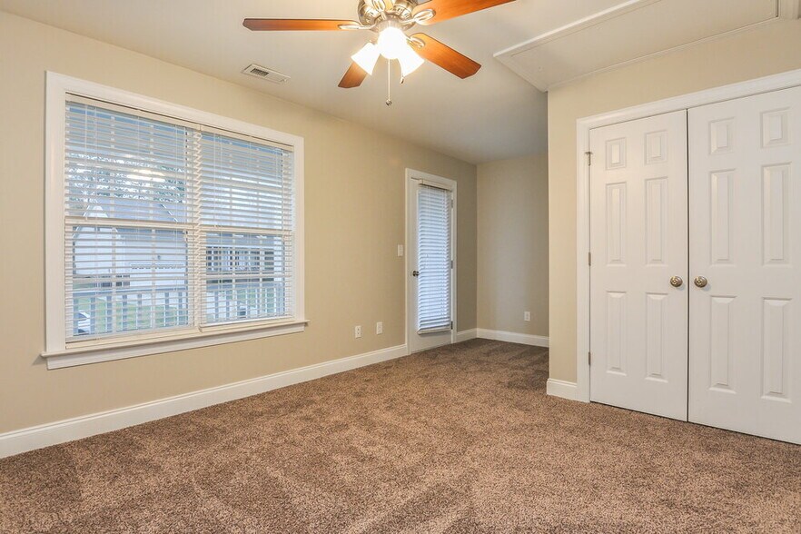 Building Photo - 308 Nelson Ln