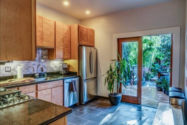 Kitchen - 2568 Folsom St