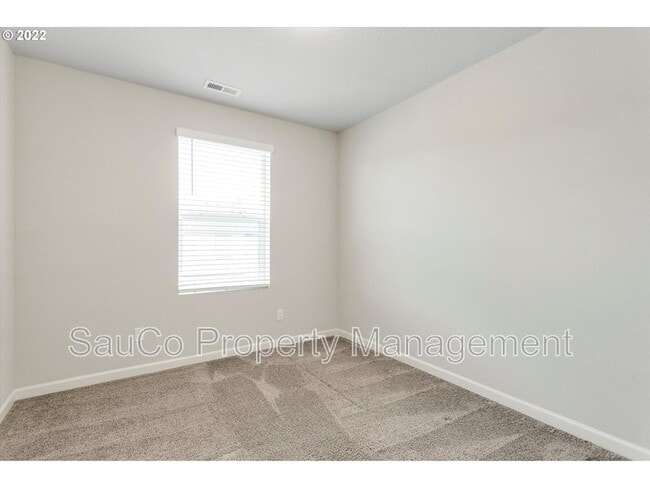 Building Photo - 8037 SE Engelmann St