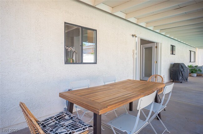 Building Photo - 6146 Peppermill Dr