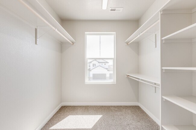 Building Photo - Adorable and Affordable Alley Load Home For Rent in Meridian!  A must see!