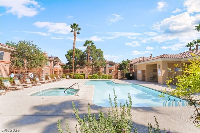 Building Photo - 1050 E Cactus Ave