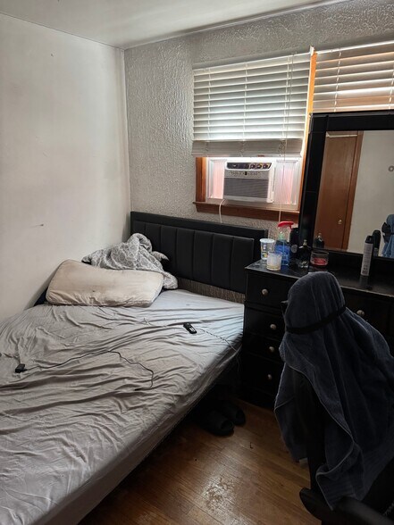 Building Photo - 98 Hartley Dr