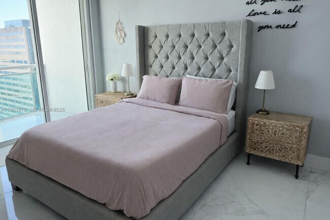 Building Photo - 951 Brickell Ave