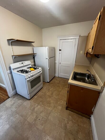 Primary Photo - 129 N Washington St