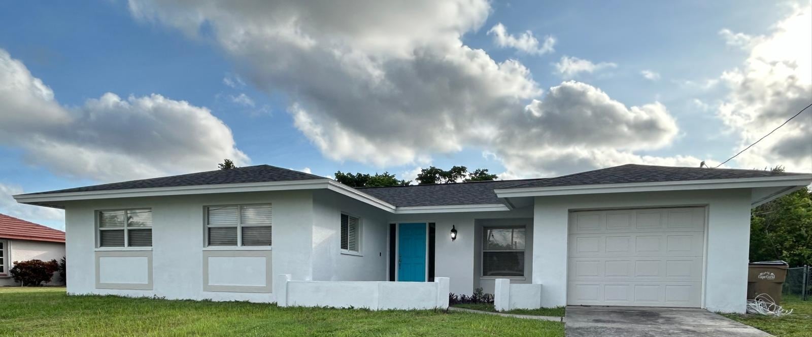 Direct with owner. $2000.00. 3 bedrooms/2 bathrooms (1499 sf) Just renovated. Close to everything. V - 4108 SE 8th Ave