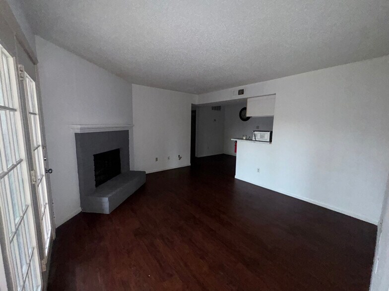 Primary Photo - 7402 Alabonson Rd