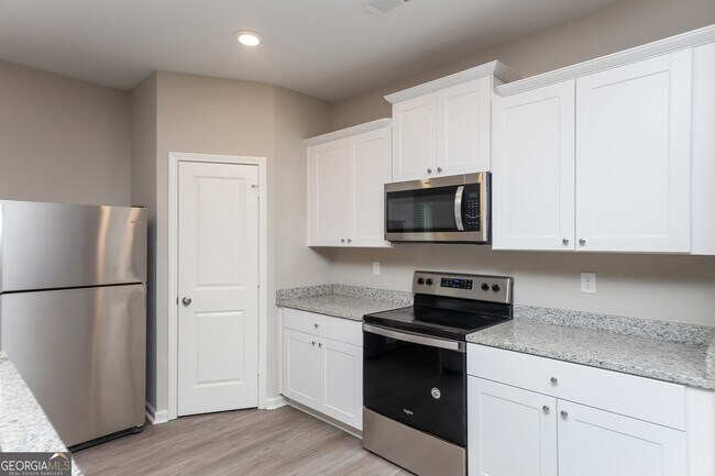 Building Photo - 318 Augusta Woods Dr