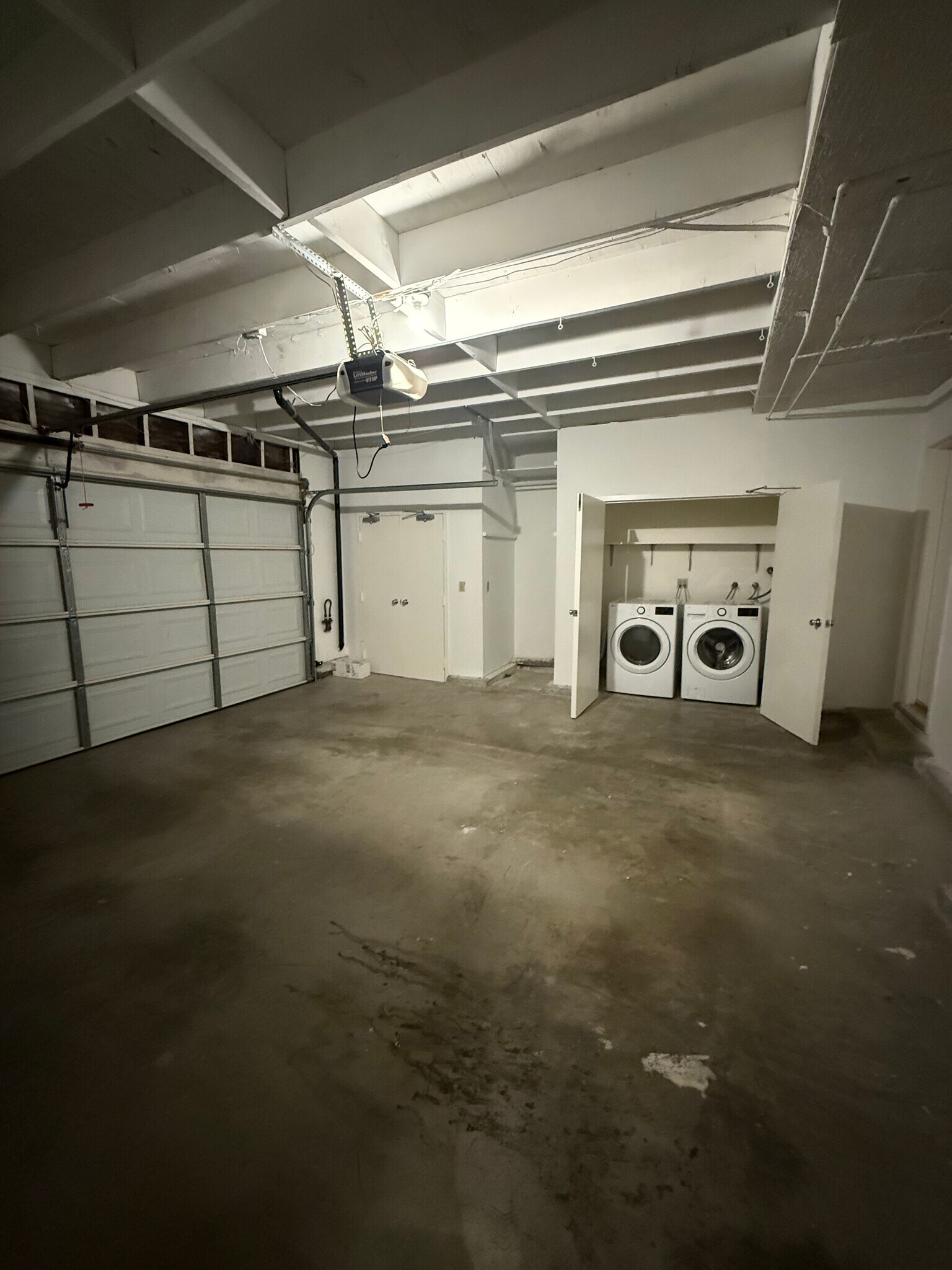 Building Photo - 1758 Palisades Dr