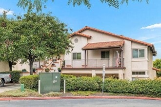Building Photo - 2812 Chatsworth Way