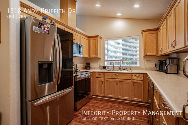 Building Photo - 1318 Andy Griffith Dr