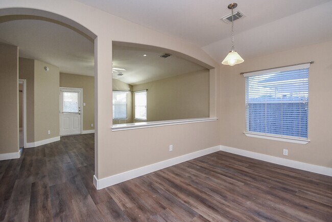 Building Photo - 20922 Barbons Heath Ct