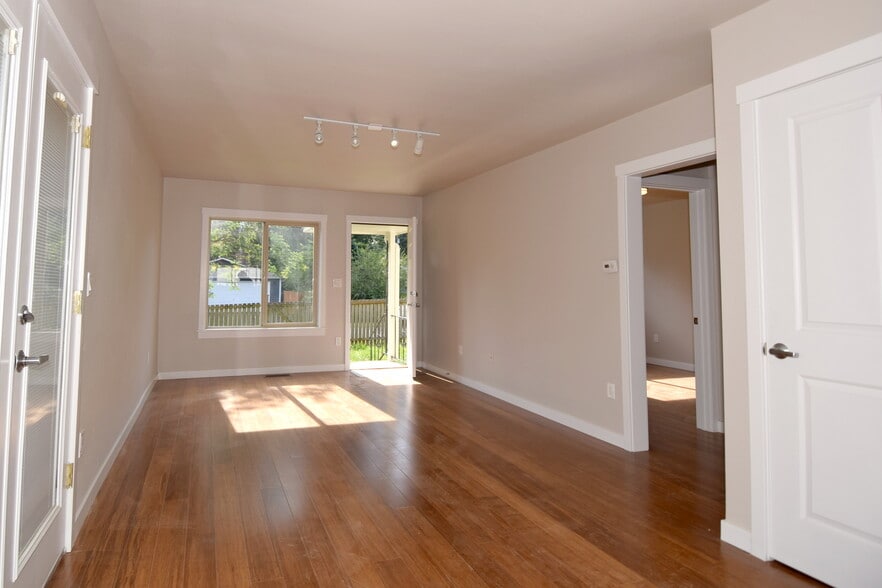 Building Photo - 2805 NE 133rd St