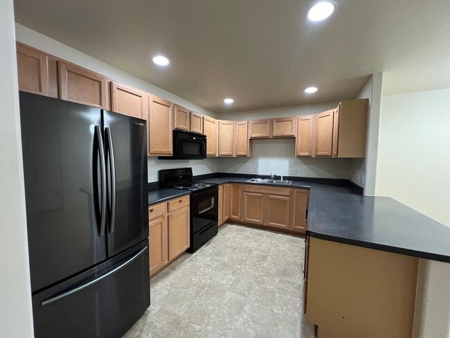 Building Photo - 3029 Coal Mine Ave