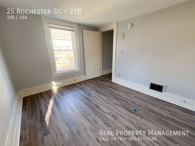 Building Photo - Beautifully Renovated 3 Bedroom, 1 Bath Ap...