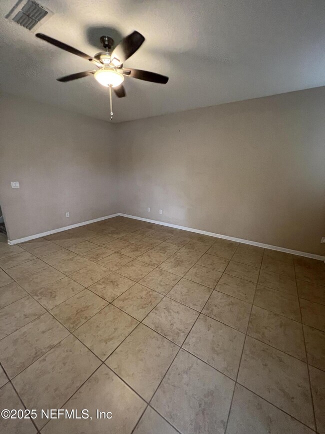 Building Photo - 232 S Field Crest Dr