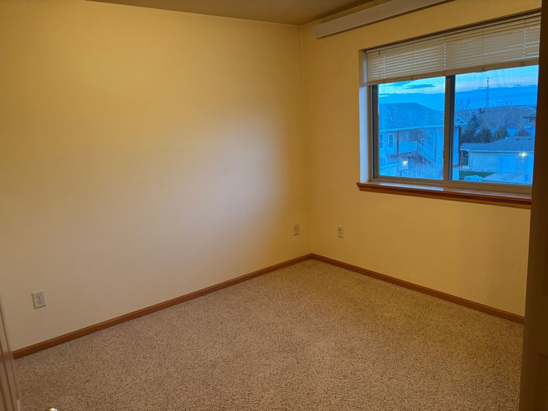 Building Photo - 727 Mustang Dr