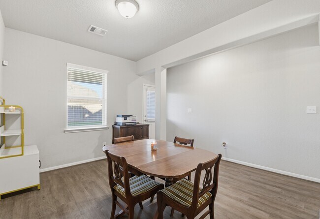 Building Photo - 8434 Beacon Bay Cir