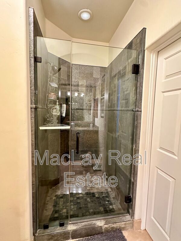 Building Photo - 5711 W Linda Ln