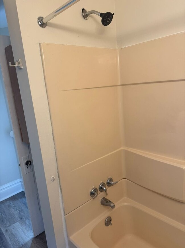 Building Photo - 3 bedroom, 1 bath, 2 story single family house